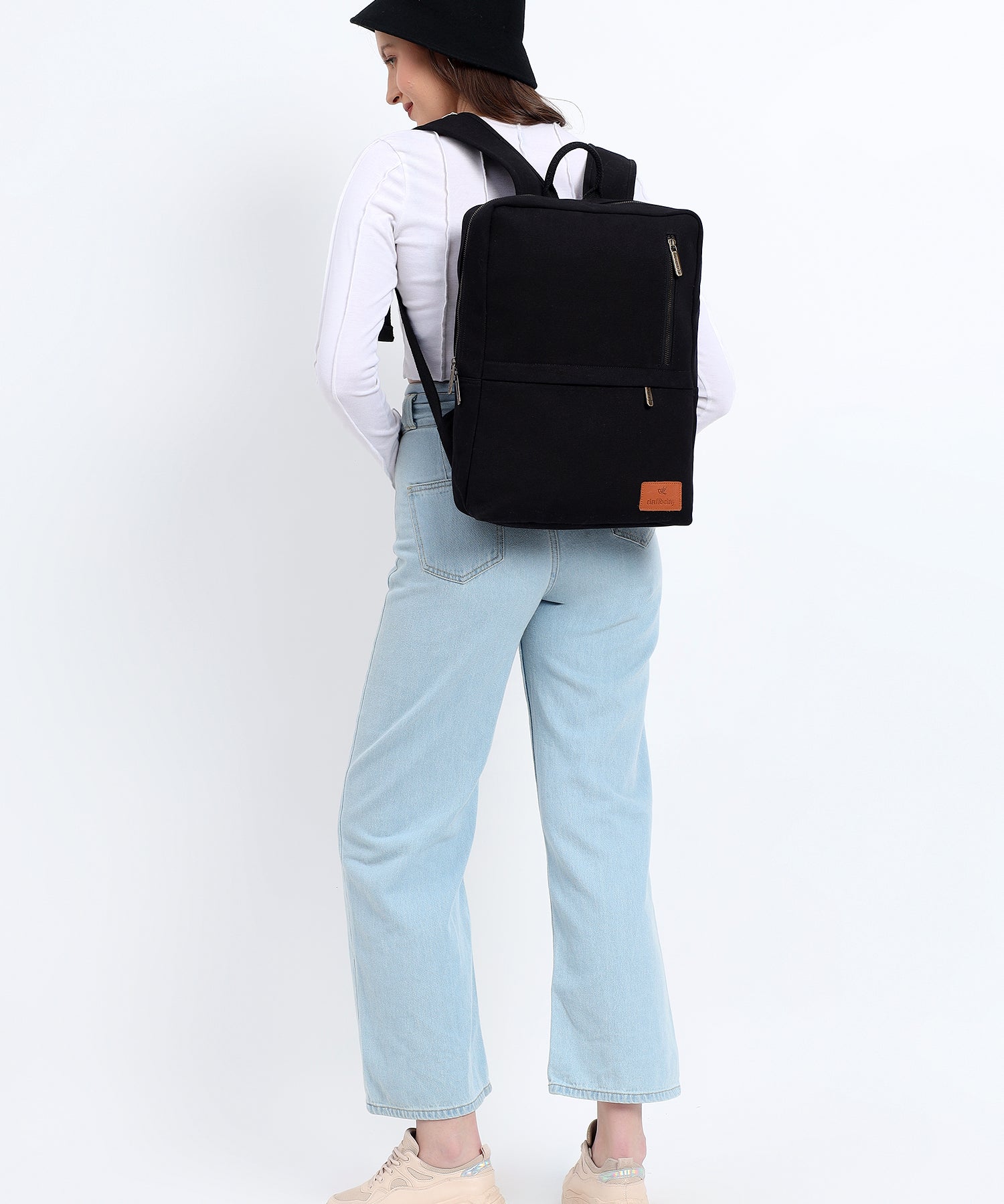 New_folder_35__Untitled_Session02886.jpg
